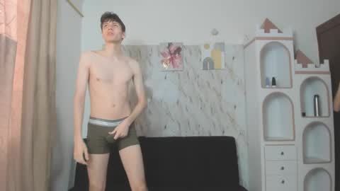 Dilan and Alan online show from April 17, 1:36 pm