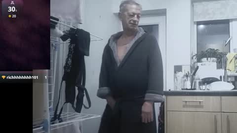 Play Me online show from October 18, 4:17 am