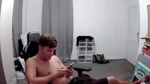 Snapshot of plkrisztian chatting on September 11, 8:52 pm plkrisztian online show from September 11, 8:52 pm