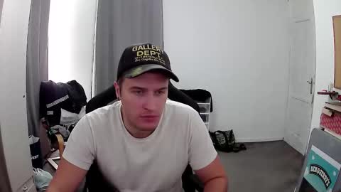 Snapshot of plkrisztian chatting on September 18, 7:05 pm plkrisztian online show from September 18, 7:05 pm