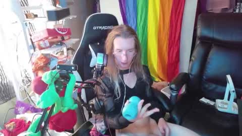 Plushic dream online show from October 8, 8:02 pm