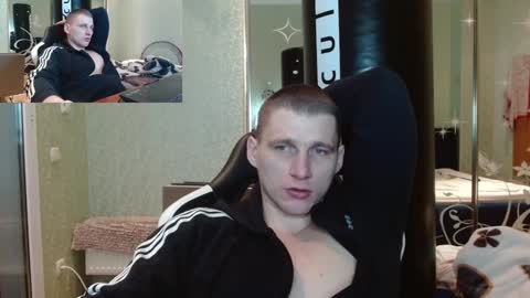 Snapshot of poliglotjoe chatting on February 8, 11:46 pm Poliglot online show from February 8, 11:46 pm
