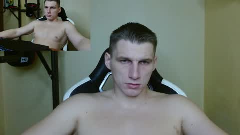 Snapshot of poliglotjoe chatting on December 28, 5:44 am Poliglot online show from December 28, 5:44 am