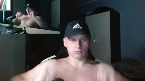 Snapshot of poliglotjoe chatting on September 19, 9:58 pm Poliglot online show from September 19, 9:58 pm