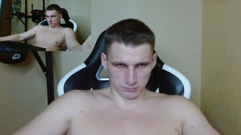 Snapshot of poliglotjoe chatting on December 23, 1:40 am Poliglot online show from December 23, 1:40 am