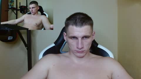 Snapshot of poliglotjoe chatting on December 24, 3:16 am Poliglot online show from December 24, 3:16 am