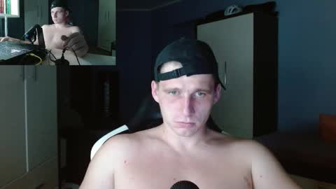 Snapshot of poliglotjoe chatting on October 23, 3:37 pm Poliglot online show from October 23, 3:37 pm