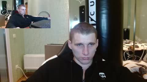 Snapshot of poliglotjoe chatting on February 10, 4:08 am Poliglot online show from February 10, 4:08 am