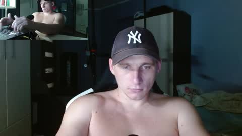 Snapshot of poliglotjoe chatting on October 13, 10:05 pm Poliglot online show from October 13, 10:05 pm