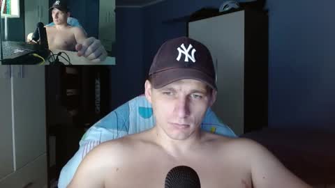 Snapshot of poliglotjoe chatting on October 27, 5:32 am Poliglot online show from October 27, 5:32 am