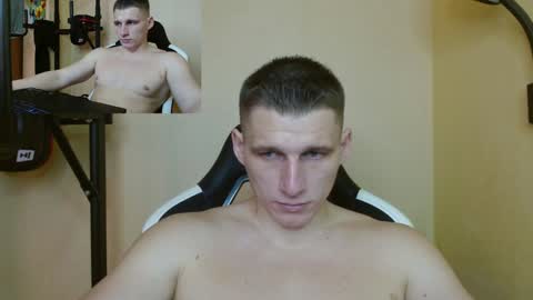 Snapshot of poliglotjoe chatting on December 15, 12:28 pm Poliglot online show from December 15, 12:28 pm