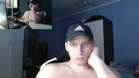 Snapshot of poliglotjoe chatting on September 22, 4:12 am Poliglot online show from September 22, 4:12 am