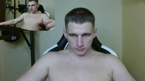 Snapshot of poliglotjoe chatting on December 26, 3:38 am Poliglot online show from December 26, 3:38 am