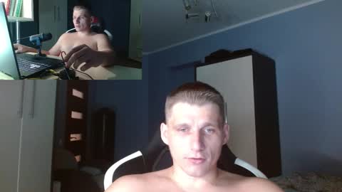 Snapshot of poliglotjoe chatting on September 12, 1:27 am Poliglot online show from September 12, 1:27 am