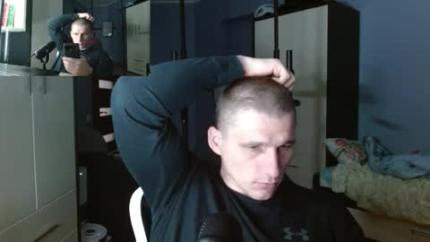 Snapshot of poliglotjoe chatting on October 12, 5:51 pm Poliglot online show from October 12, 5:51 pm