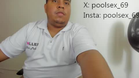 Snapshot of poolsexx_69 chatting on October 3, 8:47 pm poolsexx_69 online show from October 3, 8:47 pm