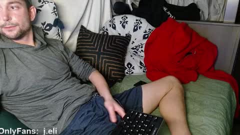 Snapshot of poppunk4life chatting on January 8, 7:24 am Kyle online show from January 8, 7:24 am