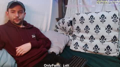 Snapshot of poppunk4life chatting on December 22, 10:04 pm Kyle online show from December 22, 10:04 pm