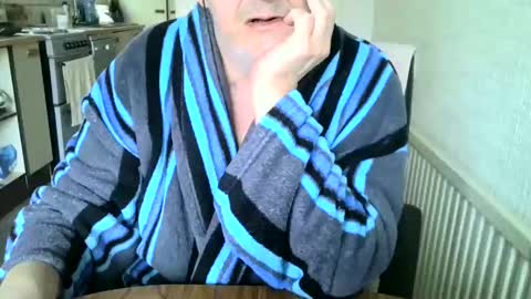 Snapshot of poshman65 chatting on December 17, 10:23 am poshman65 online show from December 17, 10:23 am