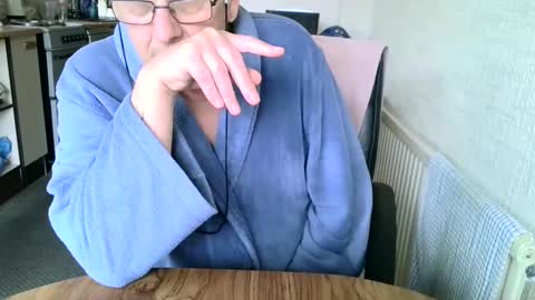 Snapshot of poshman65 chatting on December 4, 1:20 pm poshman65 online show from December 4, 1:20 pm