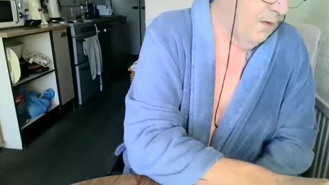 Snapshot of poshman65 chatting on December 6, 10:05 am poshman65 online show from December 6, 10:05 am