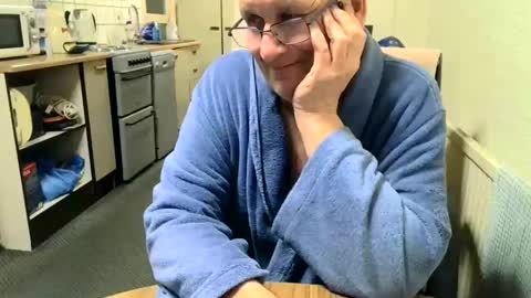 Snapshot of poshman65 chatting on December 3, 11:02 pm poshman65 online show from December 3, 11:02 pm