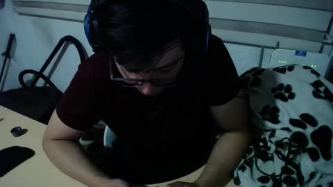Snapshot of powerfulzeus2 chatting on October 1, 2:37 am powerfulzeus2 online show from October 1, 2:37 am