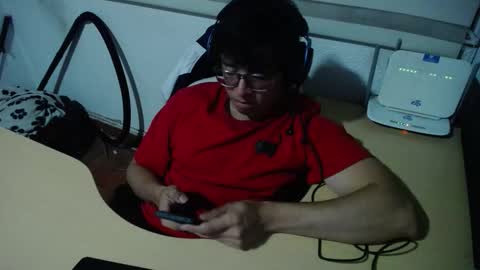 Snapshot of powerfulzeus2 chatting on October 3, 2:49 am powerfulzeus2 online show from October 3, 2:49 am