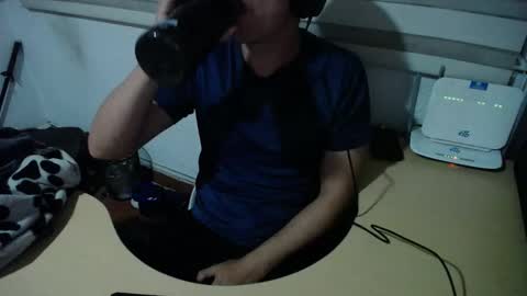 Snapshot of powerfulzeus2 chatting on September 23, 2:11 am powerfulzeus2 online show from September 23, 2:11 am