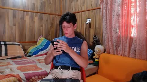 Snapshot of powertwinky chatting on January 27, 9:44 pm chris independent online show from January 27, 9:44 pm