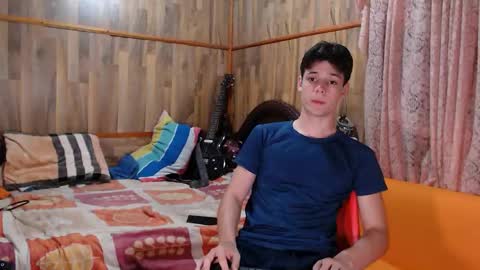 Snapshot of powertwinky chatting on January 27, 5:36 am chris independent online show from January 27, 5:36 am