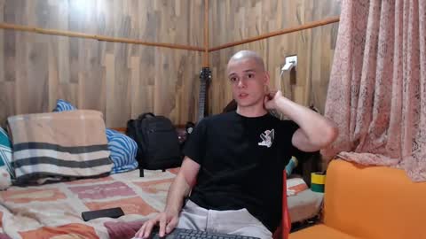 Snapshot of powertwinky chatting on February 18, 4:04 am chris independent online show from February 18, 4:04 am