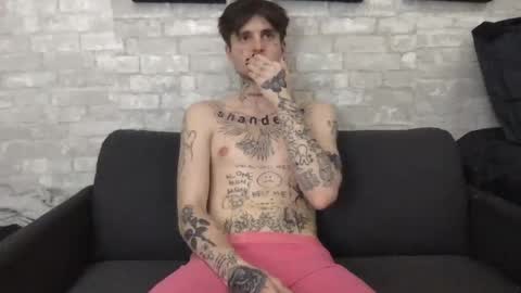 Snapshot of prettyboyszn chatting on January 22, 2:15 am pretty boy online show from January 22, 2:15 am