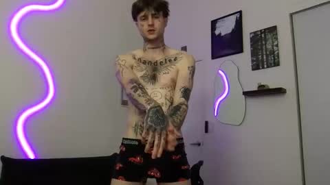 pretty boy online show from November 24, 1:17 am