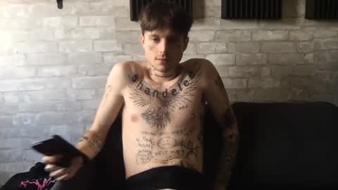 Snapshot of prettyboyszn chatting on January 8, 5:26 pm pretty boy online show from January 8, 5:26 pm