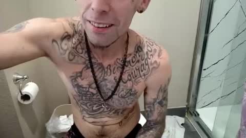 Snapshot of prettyboytatted69 chatting on January 22, 10:50 am Prettyslangin69 FYPM online show from January 22, 10:50 am