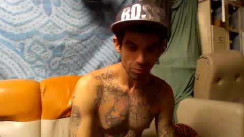 Snapshot of prettyboytatted69 chatting on November 1, 9:57 am Prettyslangin69 FYPM online show from November 1, 9:57 am