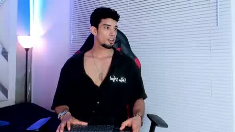prince_arthur77 online show from June 23, 8:34 pm