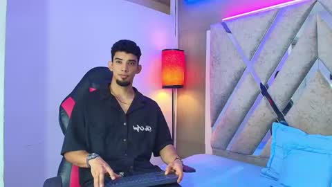 prince_arthur77 online show from June 12, 2:04 pm