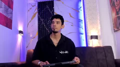 prince_arthur77 online show from June 28, 3:07 pm