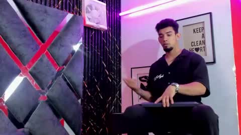 prince_arthur77 online show from June 17, 2:41 pm