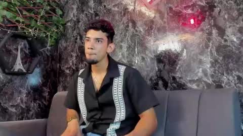prince_arthur77 online show from June 5, 1:39 pm