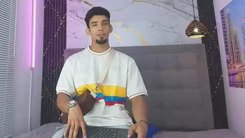 prince_arthur77 online show from June 27, 3:06 pm