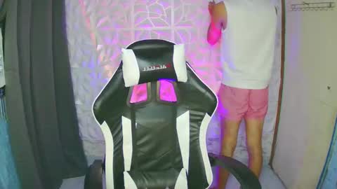 Snapshot of prince_harrison chatting on October 17, 7:07 pm prince_harrison online show from October 17, 7:07 pm