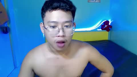 val online show from May 4, 12:12 am
