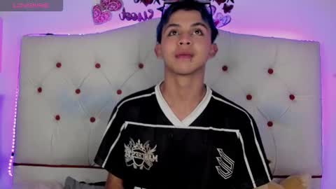 Snapshot of princeapolo_anki chatting on September 25, 9:57 pm Prince online show from September 25, 9:57 pm