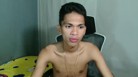 Snapshot of princeofcumxxx chatting on December 2, 10:27 am Mel online show from December 2, 10:27 am