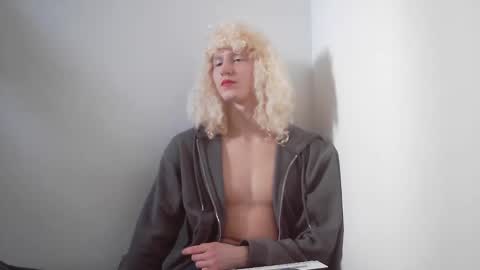 Blonde Prince online show from February 26, 8:26 am