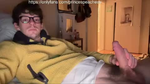 Peaches online show from May 1, 2:15 am
