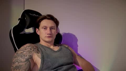 Oliver online show from November 11, 1:43 am